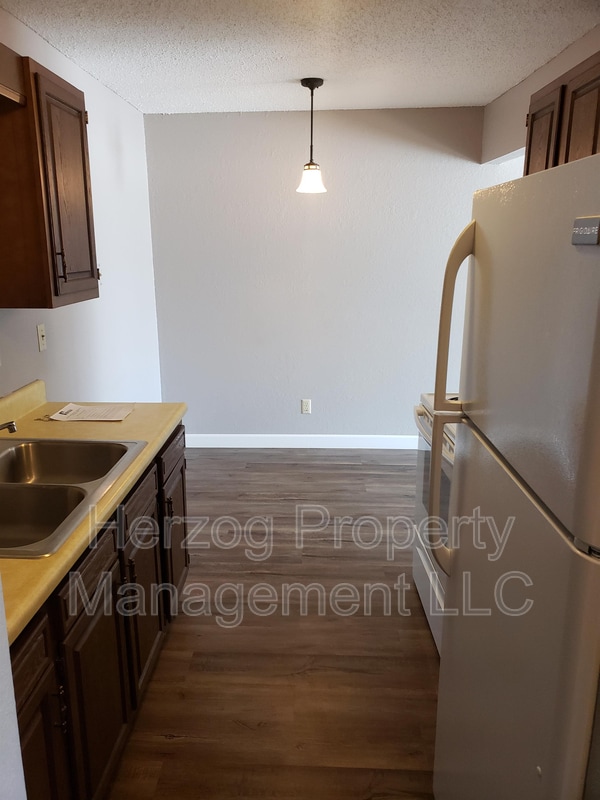 Building Photo - 310 Kenwood Dr