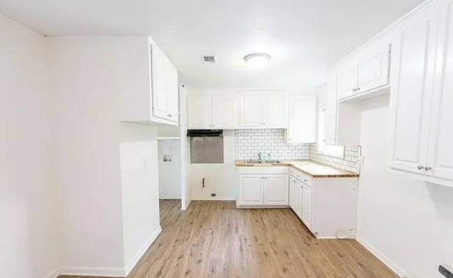 Building Photo - Gorgeous, Remodeled, & Could Be Yours! HUD...