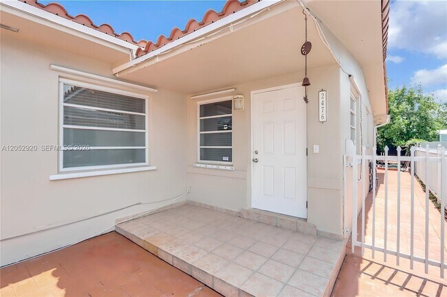 Foto del edificio - 2476 SW 17th St