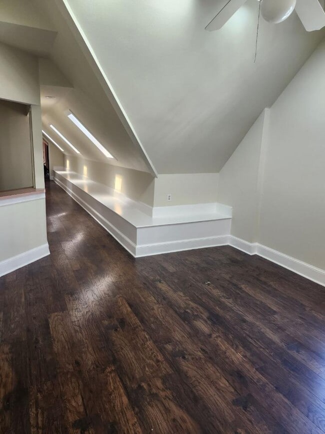 Building Photo - 2415 Saint Charles Ave