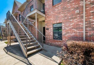 Building Photo - 1805 Signal Ridge Pl