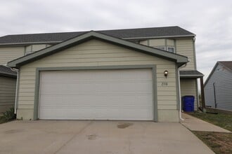 Building Photo - 2116 Thompson Dr