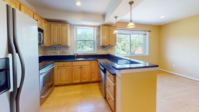 Building Photo - Randle Heights Updated One Bedroom/One Bat...
