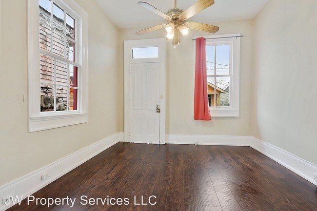 Foto del edificio - 2 br, 1 bath Apartment - 1533 Music Street