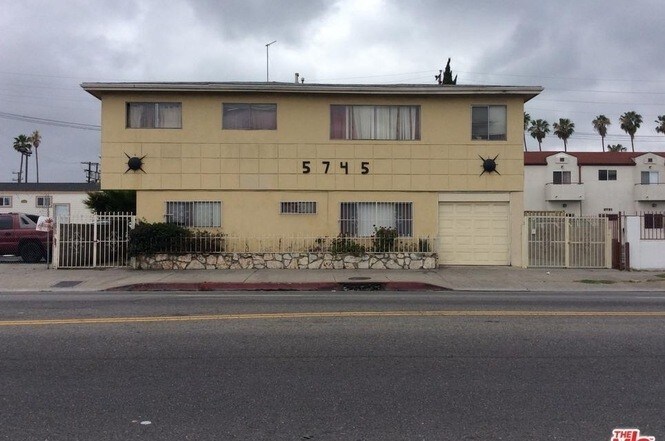 Primary Photo - 5745 S Western Ave