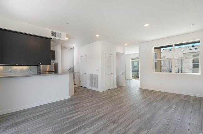 Building Photo - 37 Haworth Way