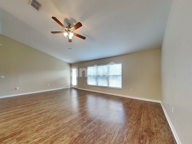 Building Photo - 6925 Krenson Oaks St