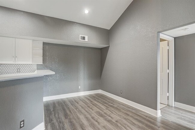 Building Photo - 2121 El Paseo St