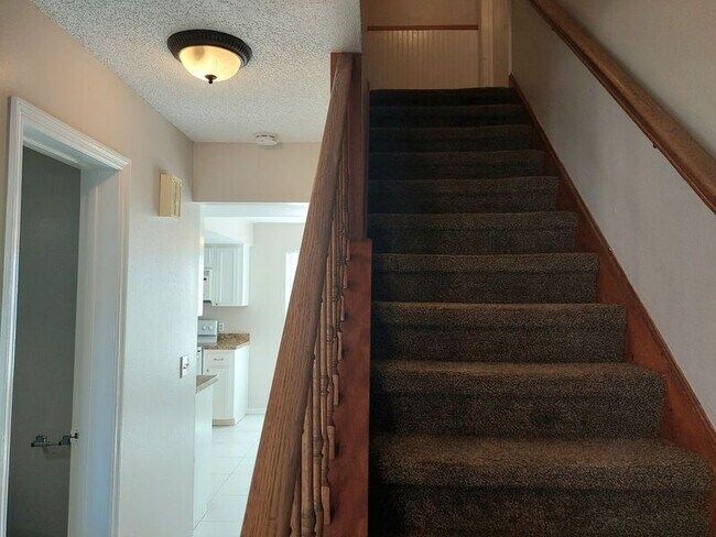 Building Photo - 6503 Lemon Tree Dr