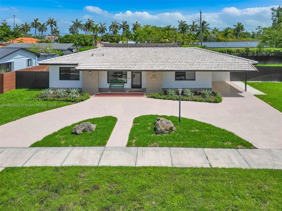 Foto principal - 9140 SW 45th Terrace