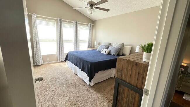 Foto del edificio - 1833 W Cedar St