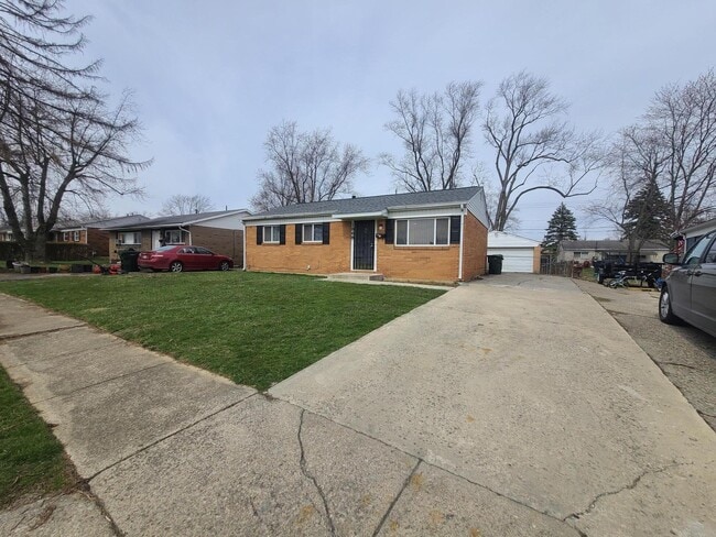 Building Photo - 1868 Argyle Dr