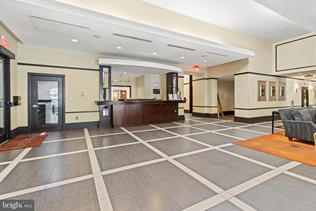 Building Photo - 4500 S Four Mile Run Dr