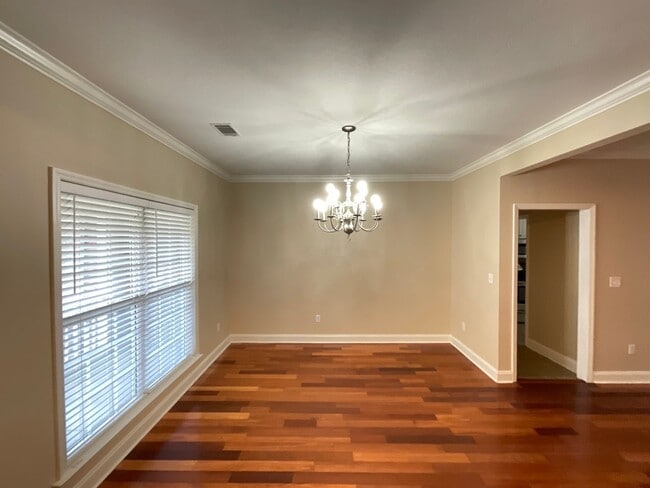 Building Photo - 852 Hamilton Ct