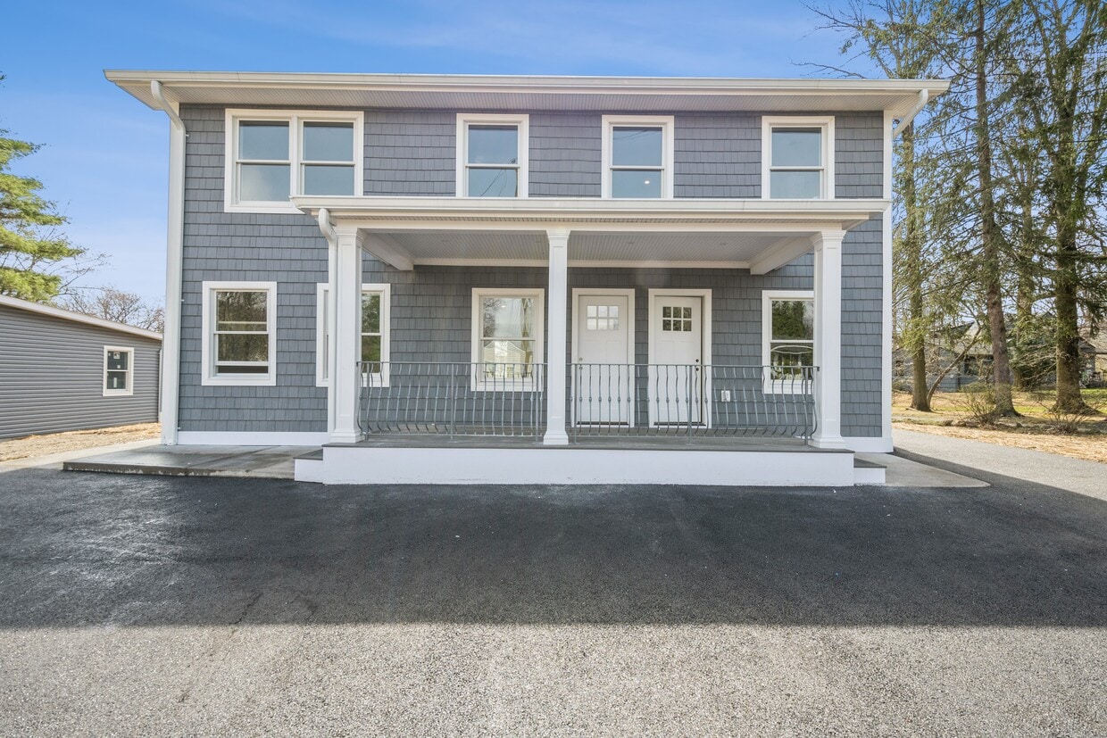 358 Holt Dr, Pearl River, NY 10965 Apartments in Pearl River, NY