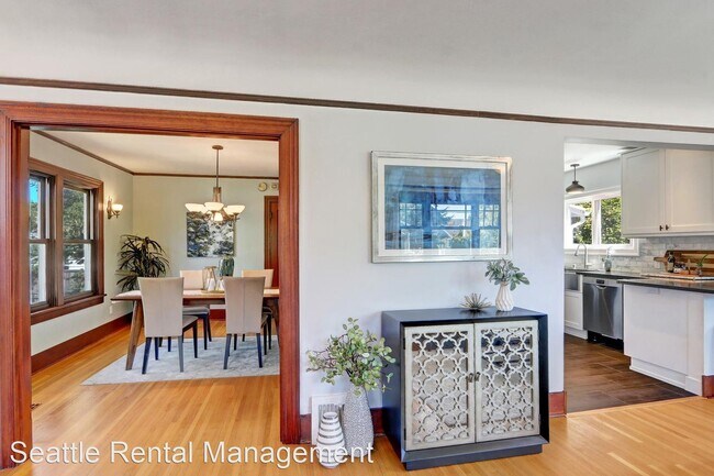 Building Photo - 3 br, 1 bath House - 320 N 83rd St, Seattle