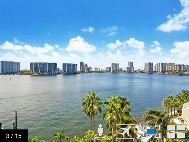 Foto del edificio - 18000 N Bay Rd