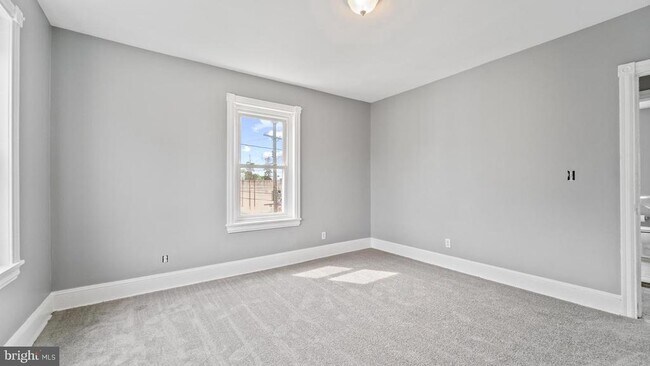 Building Photo - 203 S Springfield Rd