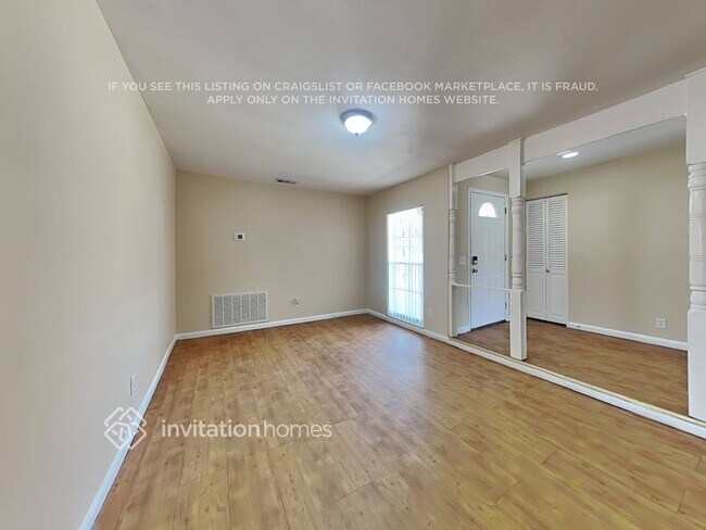 Building Photo - 8303 W Hiawatha St