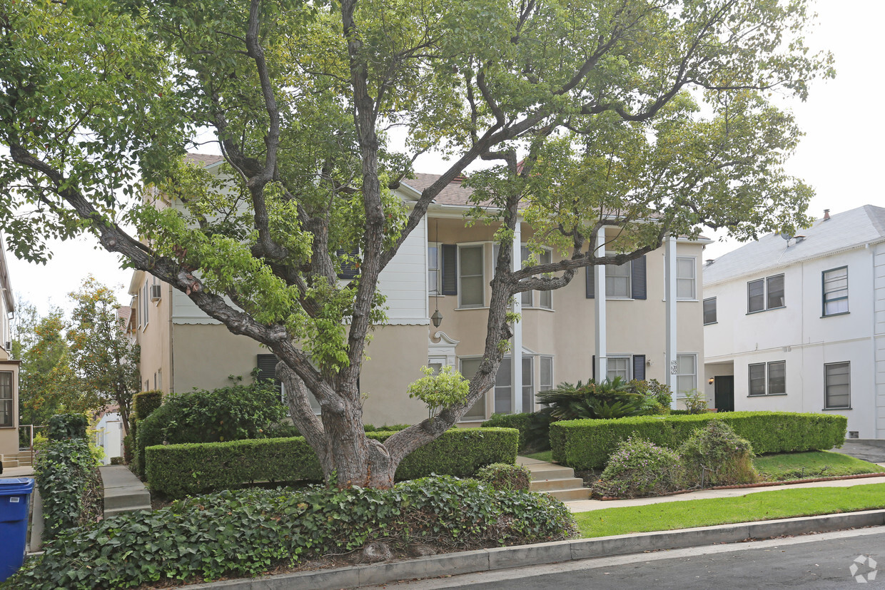 Building Photo - 618 Midvale