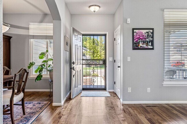 Building Photo - Beautiful Home in Morrison!
