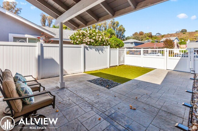 Foto del edificio - Beautifully Upgraded Single Level Home in ...