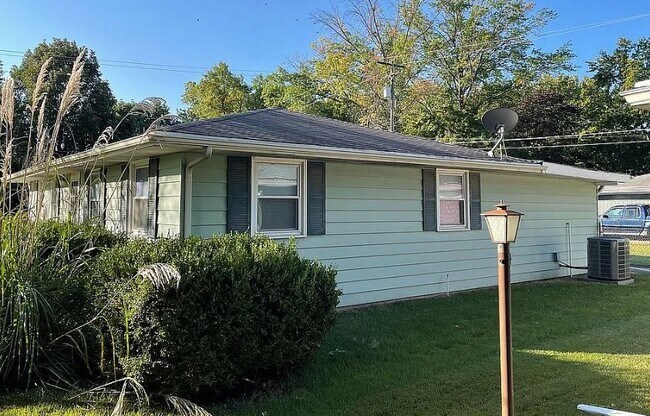 Foto del edificio - 2401 Brockman St