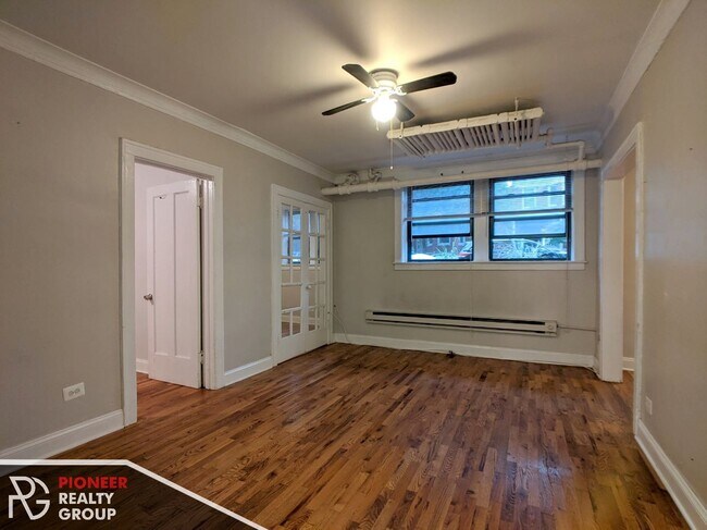 Foto del edificio - 3837 N Greenview Ave