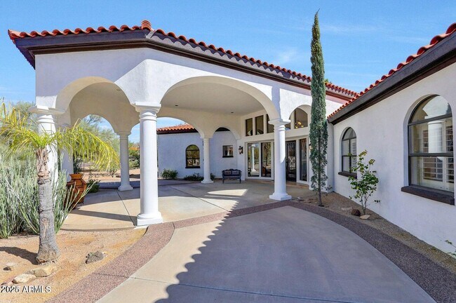 Foto del edificio - 8171 E Whispering Wind Dr