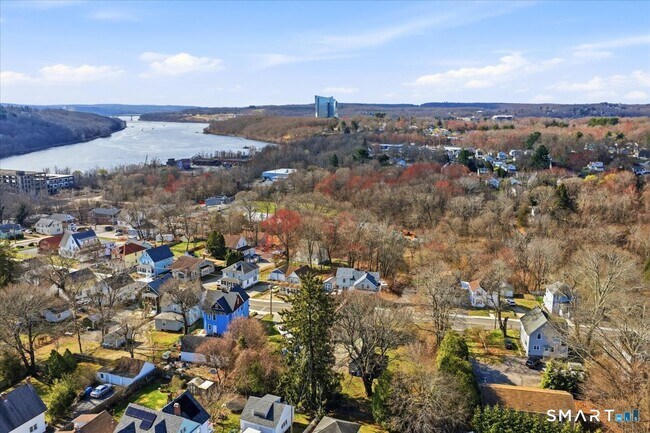 Foto del edificio - 45 Dunham St