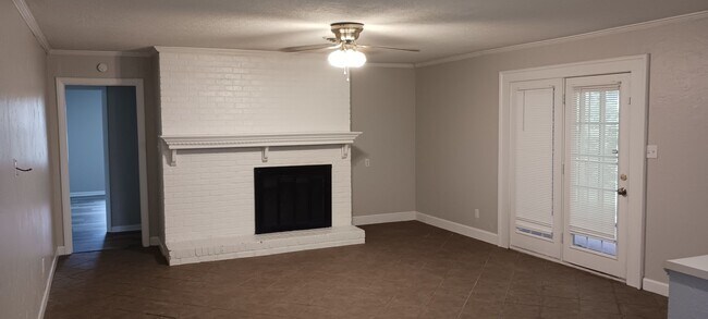 Foto del edificio - ****JUST REDUCED*****1008 Tyler Drive Tupe...