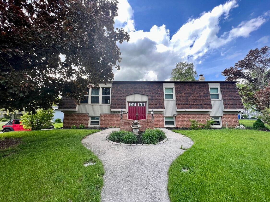 107 Tenbrook Dr, Crown Point, IN 46307 House Rental in Crown Point