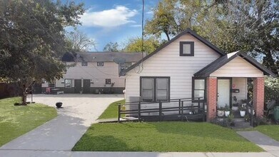 Building Photo - 605 E Hunnicutt St