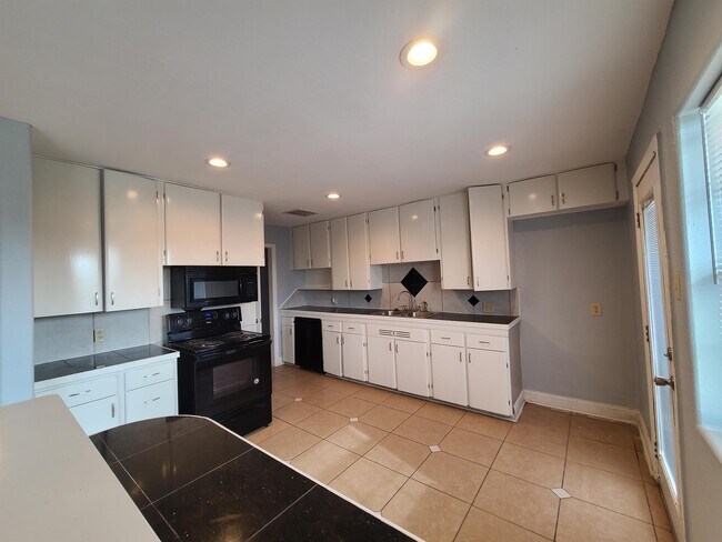 Foto del edificio - 3105 Barkley Ave