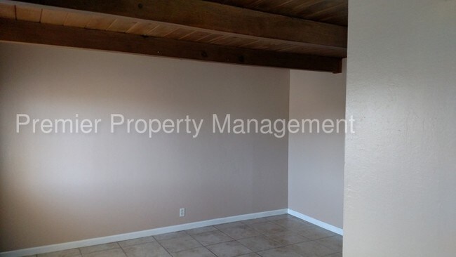Foto del edificio - Sunny and bright 2BD/1BR apartment