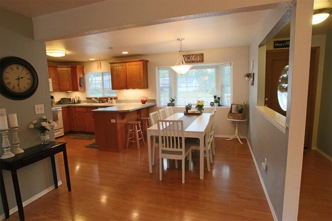 Foto del edificio - 6140 Winnwood Loop SE