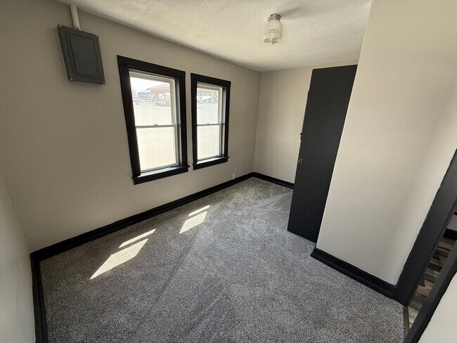 Foto del edificio - 710.5 W 8th St