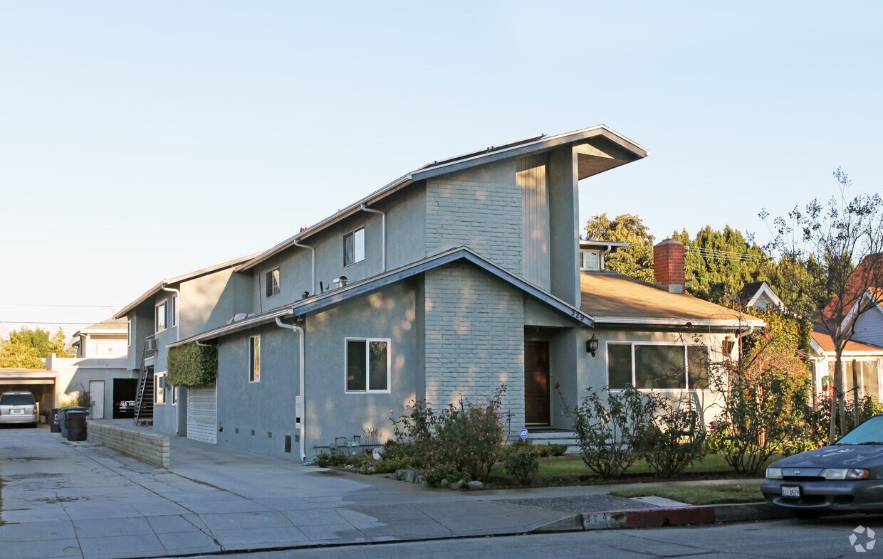 Primary Photo - 329 Thompson Ave