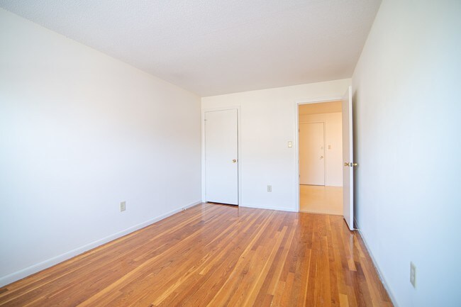 Foto del edificio - Edgewood Gardens Embassy and Wilder Ridge Apartments