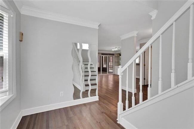 Building Photo - 1452 Briaroaks Trail NE