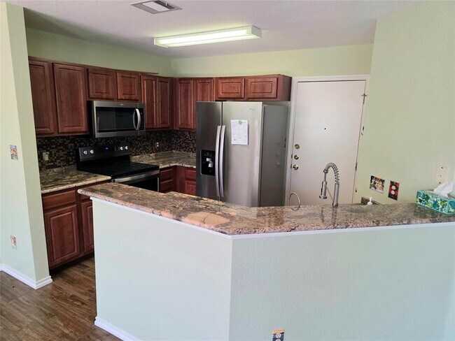 Building Photo - 2522 Georgian Dr