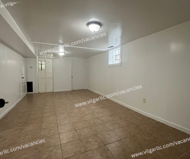 Building Photo - 1677 W 14th Ave