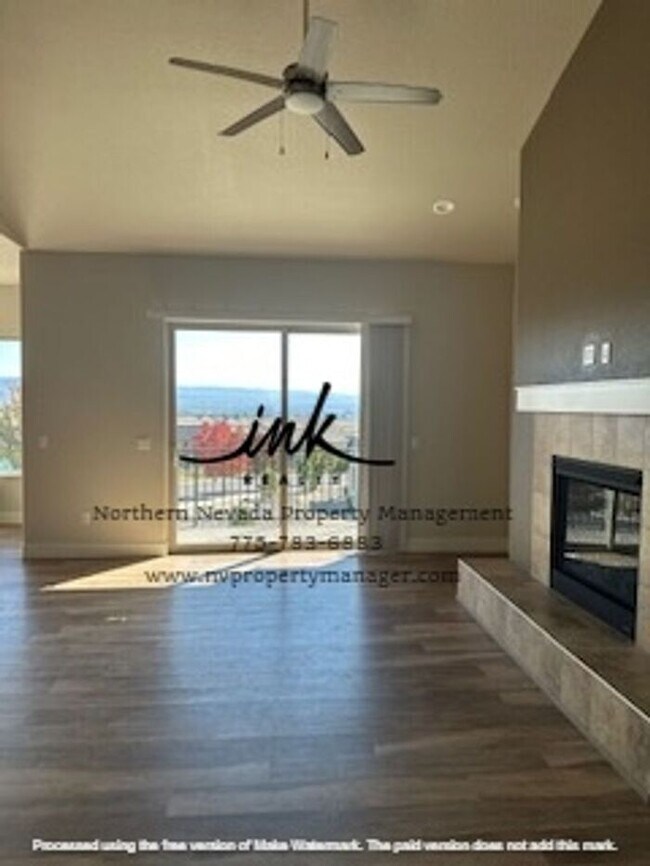Building Photo - Beautiful Genoa Home