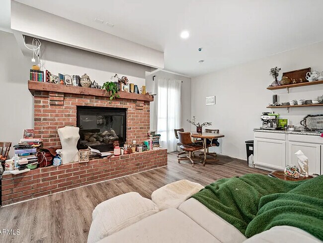 Foto del edificio - 2428 N 101st Ave