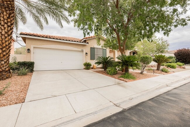 Foto del edificio - Great single story, 3 bed, 3 bath, Green V...