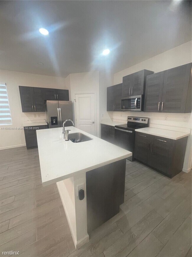 Building Photo - 3 br, 2.5 bath House - 13220 SW 271st Ter