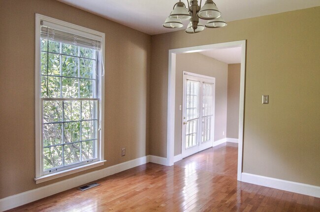 Building Photo - Dog Friendly Two Story with Fenced Yard!