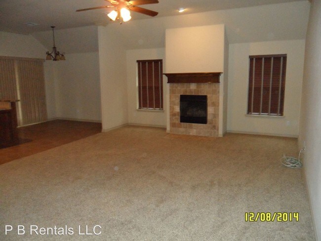 Building Photo - 2315 SW 44th St