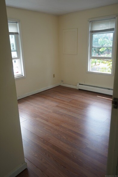 Building Photo - 219 Portsea St