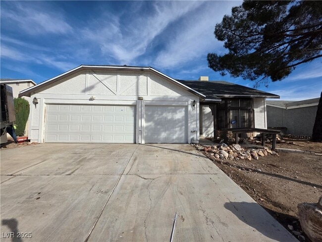 Building Photo - 321 S Bent Creek Dr